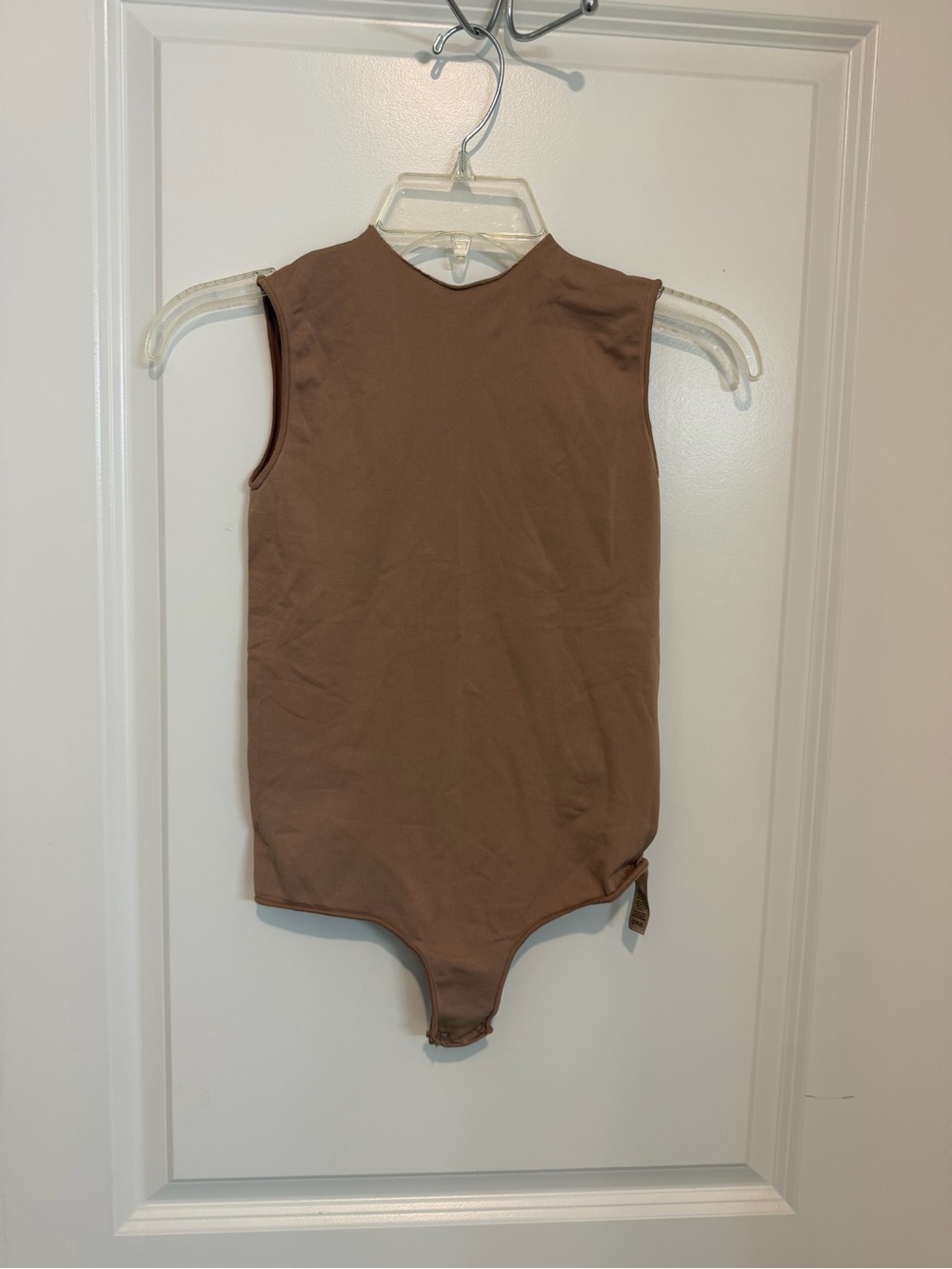 SKIMS Essential Sleeveless Crewneck Bodysuit S/M Mocha Brown High Neck